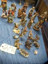 24 FIGURINES LOT