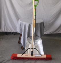 Ames aluminum feed shovel and Harper 30in push broom