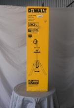 DeWalt DCL079B 20v work light with stand bare tool