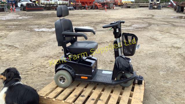 NEW FORTRESS 1700TA MOBLIE SCOOTER
