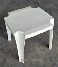 17X17 LOW SIDEÂ Table In Plastic