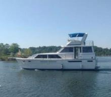 46 Ft. Uniflite Yacht Sells At 1200 Noon CST