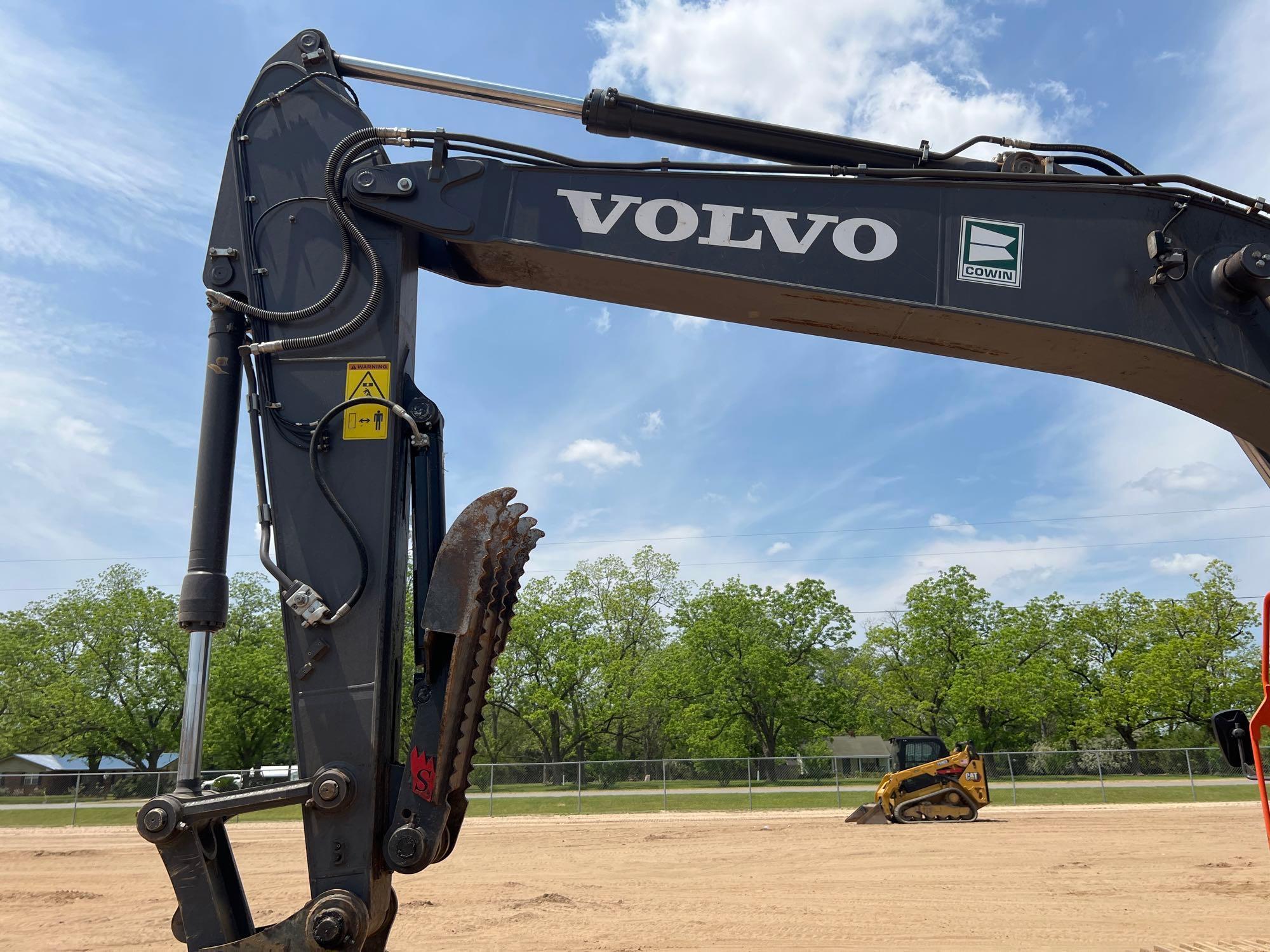 2022 VOLVO EC200EL EXCAVATOR