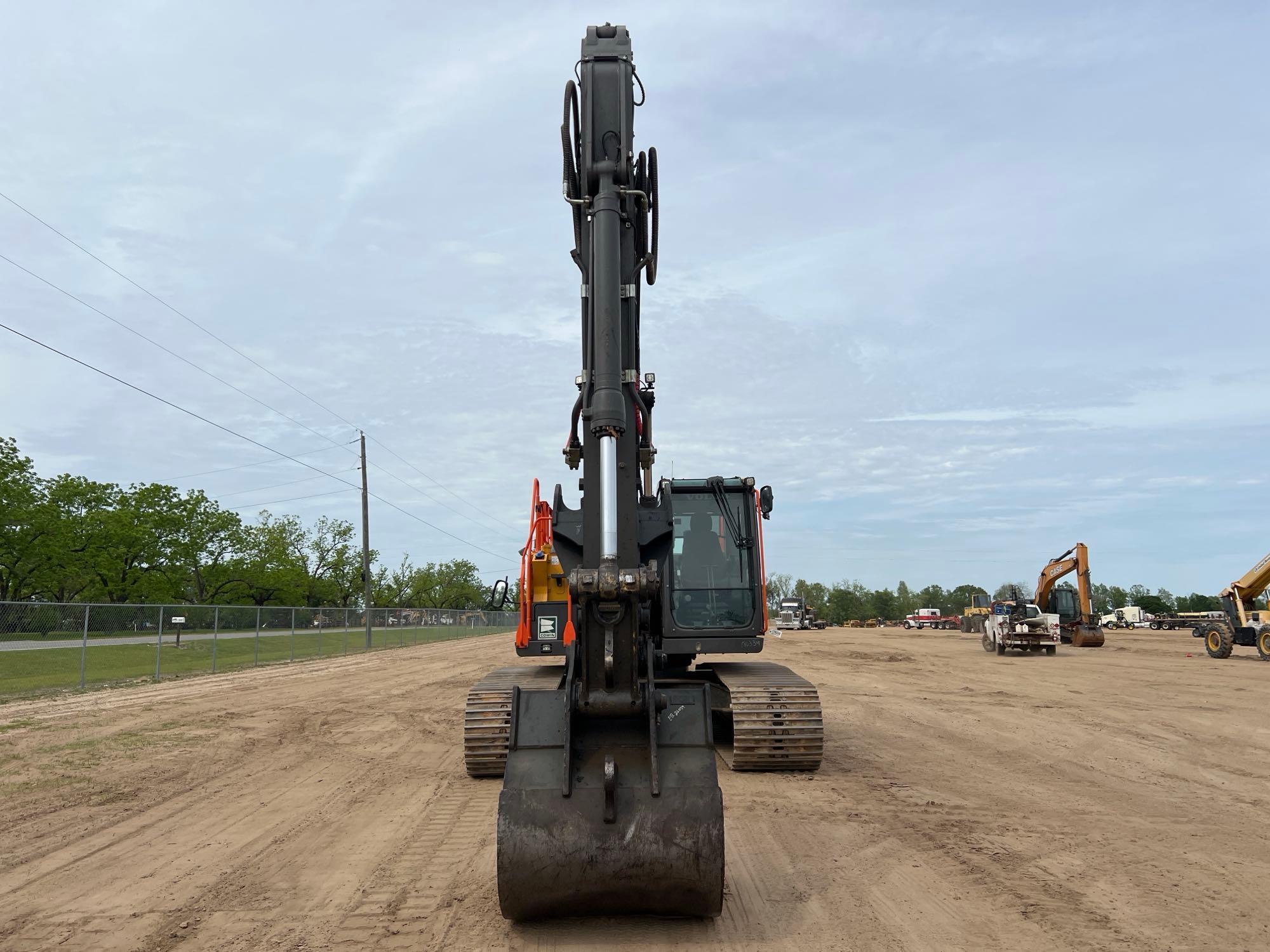 2022 VOLVO EC200EL EXCAVATOR