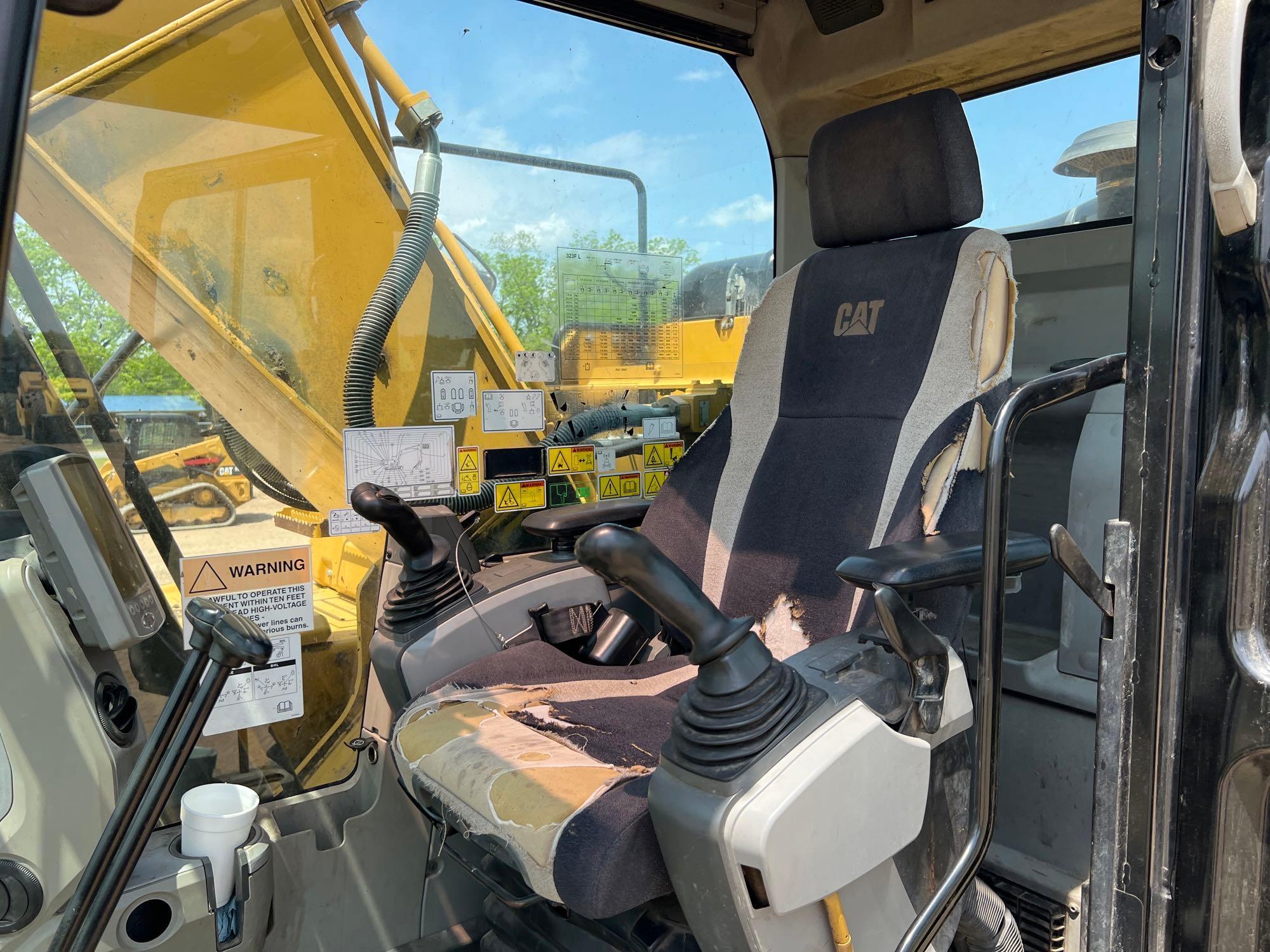 2016 CATERPILLAR 323FL EXCAVATOR