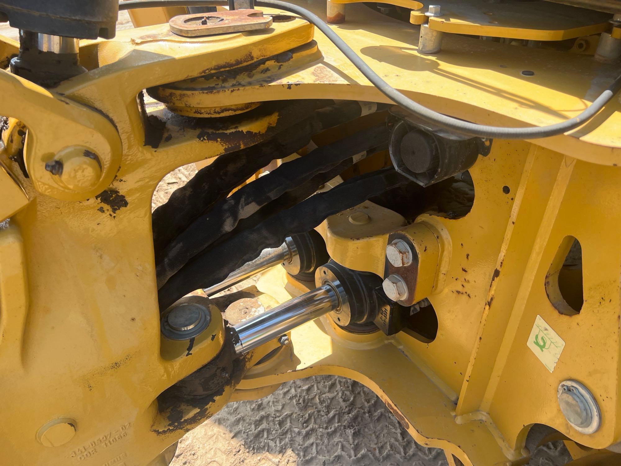 2015 CATERPILLAR 415F2 BACKHOE