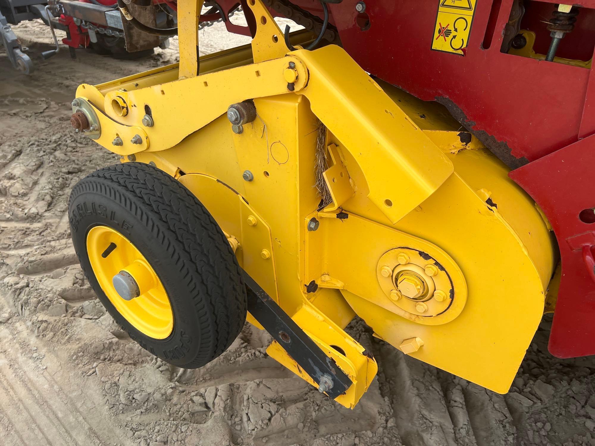 2015 NEW HOLLAND ROLL-BELT 460 ROUND BALER