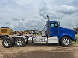 2013 KENWORTH T800 DAY CAB ROAD TRACTOR