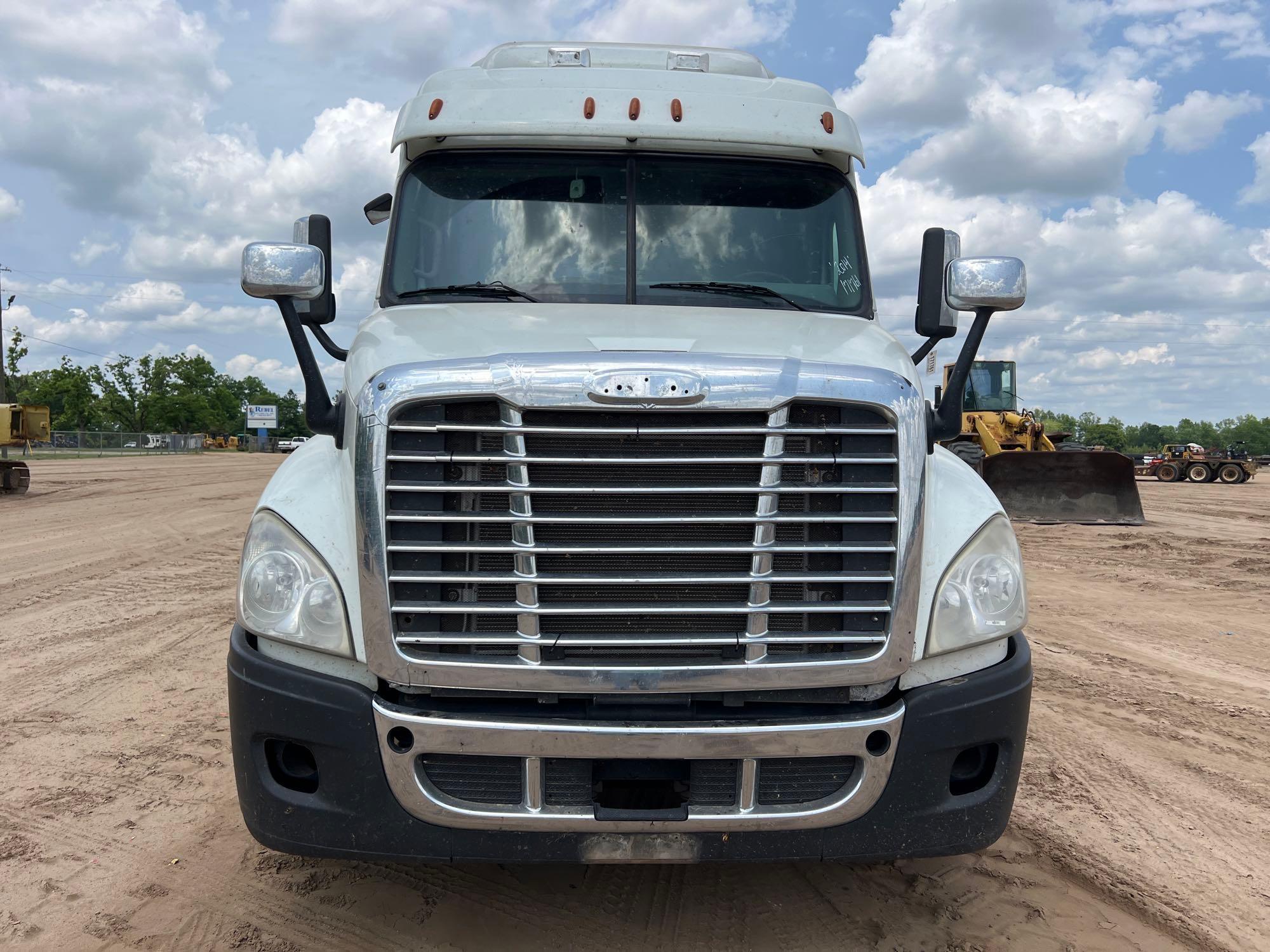 2014 FREIGHTLINER CASCADIA 125 ROAD TRACTOR