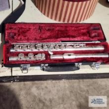 Yamaha flute with case