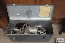 Heavy duty Skil saw with case