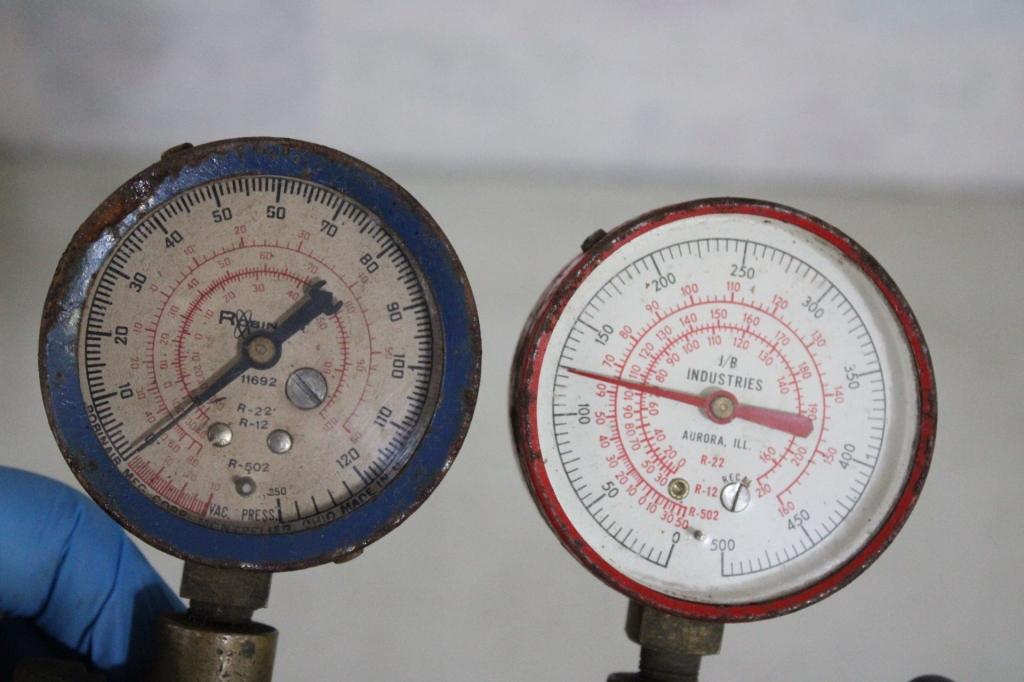 Acetylene Regulator Gauges, Scale, Bunson Burner+