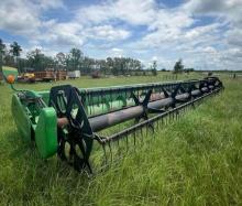 John Deere 630F 30' HydraFlex Header