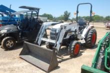 BOBCAT CT2035 ROPS 4WD W/ LDR AND BUCKET