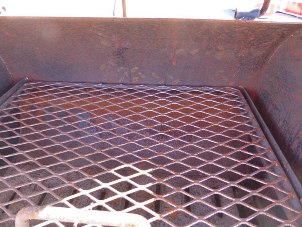 16"X24" BBQ PIT ON STAND W/RECEIVER HITCH