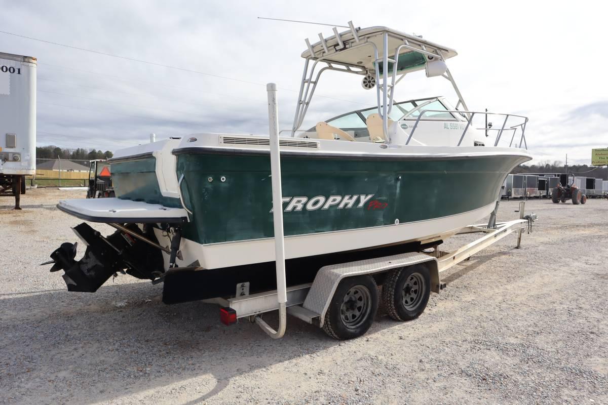 2004 Trophy Pro 2352WA