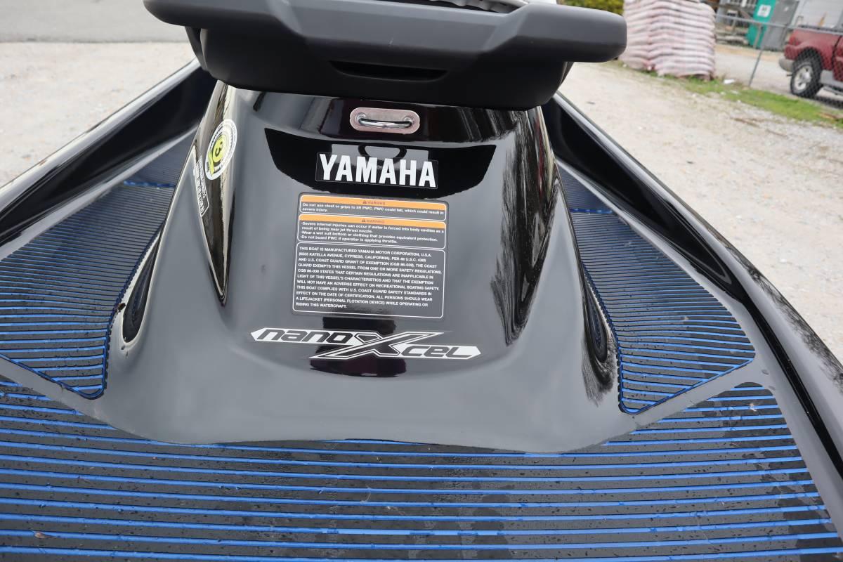 2019 Yamaha Wave Runner Deluxe