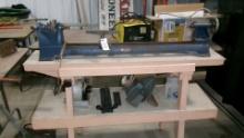 WOOD TURNING LATHE w / ATTACHMENTS