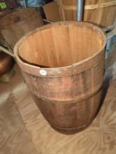 (GAR) LOT OF 3 WOOD KEG WOODEN BARREL KEG PRIMITIVE ALL ARE IN GOOD CONDITION, MEASURE APPROXIMATELY