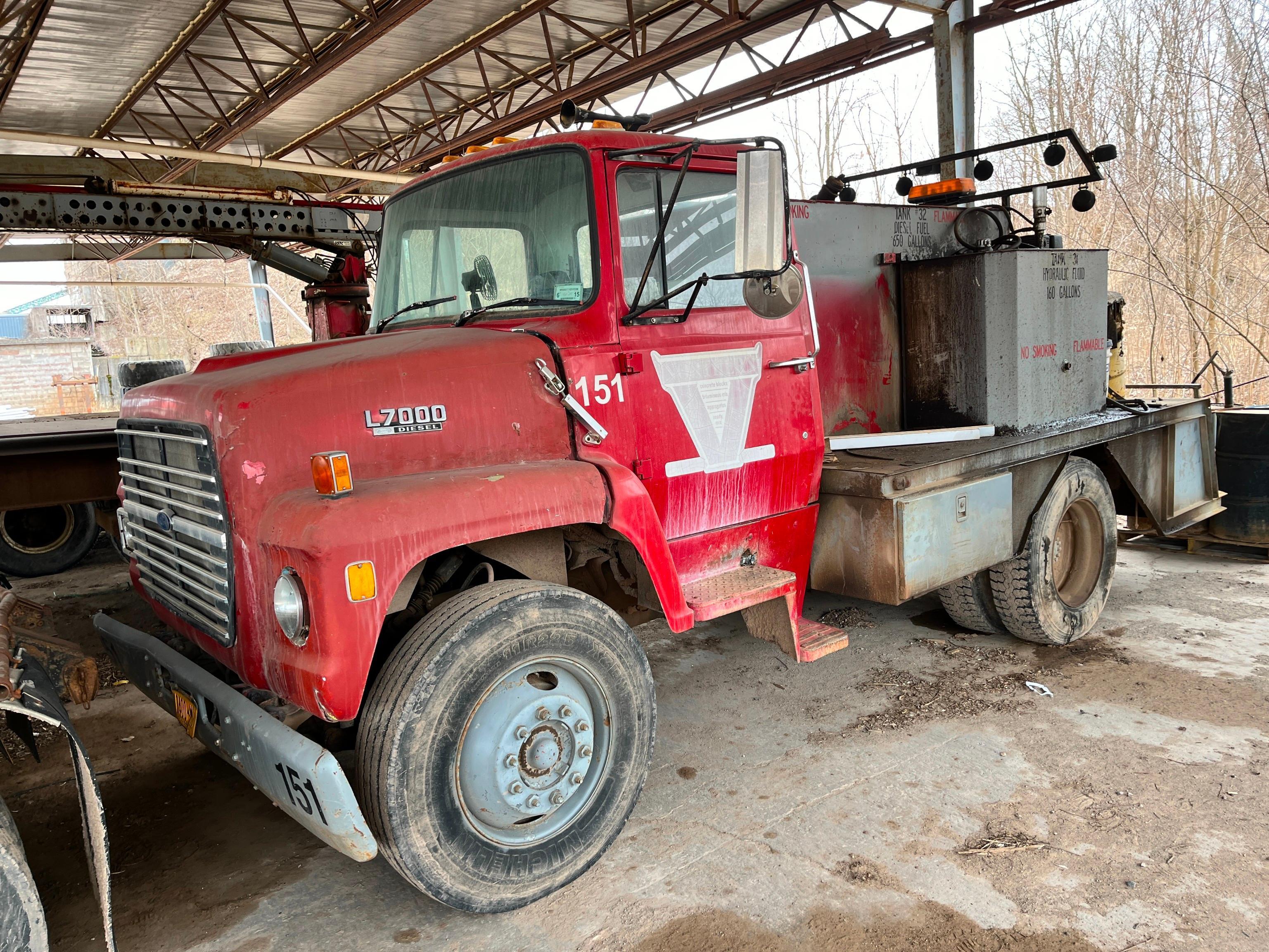 1988 FORD L7000 FUEL/LUBE TRUCK VN:1FTWR72P7JVA46920 powered by 6.6 liter turbo diesel engine,