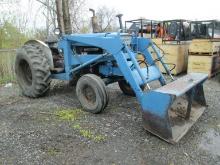 AGRICULTURAL TRACTOR FORD 5000 TRACTOR SN:B04830 POWERED BY DIESEL ENGINE, EQUIPPED WITH