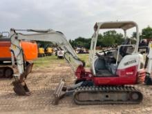 2017 TAKEUCHI TB240 HYDRAULIC EXCAVATOR SN:124002202 powered by diesel engine, equipped with OROPS,