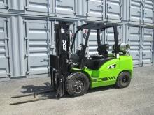 FORKLIFT FORKLIFT NEW SDC FG30L 6,500lbs forklift SN 04737S equipped with NISSAN 4 cyl gasoline /