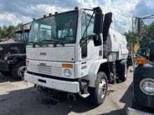 2006 FREIGHTLINER FC-80 SWEEPER VN:20684 powered by Cummins diesel engine, equipped with Allison