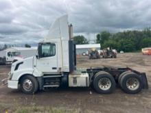 2013 VOLVO VNL TRUCK TRACTOR VN:4V4NC9EH5DN129588 powered by D13 diesel engine, equipped with