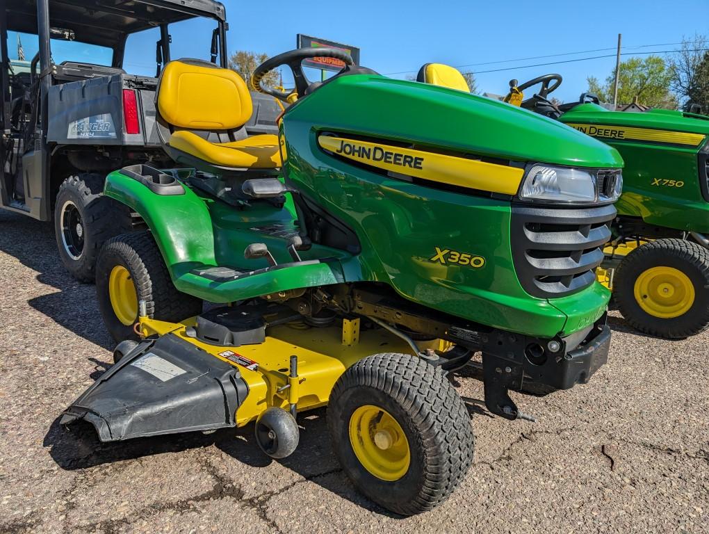 John Deere X350 Lawn Tractor