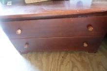 MAHOGANY COLORED LIFT TOP CHEST WITH SINGLE DRAWER