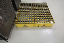 CONTAINMENT PALLET
