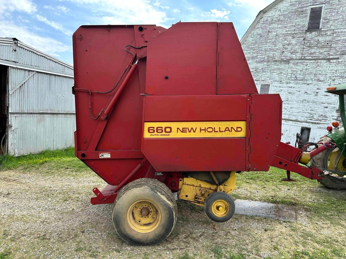 New Holland 660 Auto Rap Round Baler