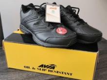 New in box Avia Men's tennis shoes, size 9 wide
