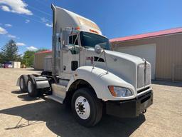 2012 Kenworth T440 Day Cab