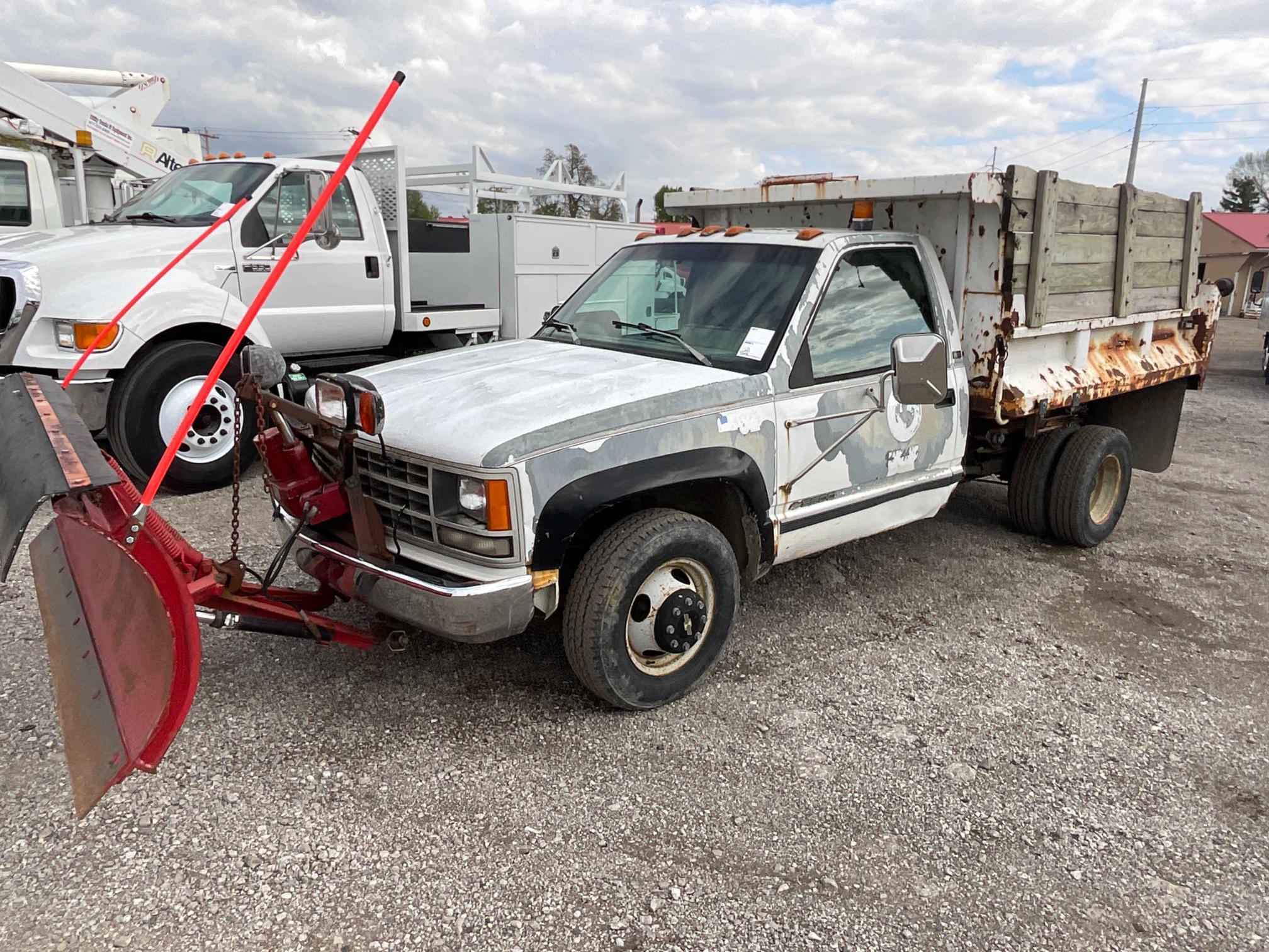 1993 Chevrolet 3500 Dump w/ Plow