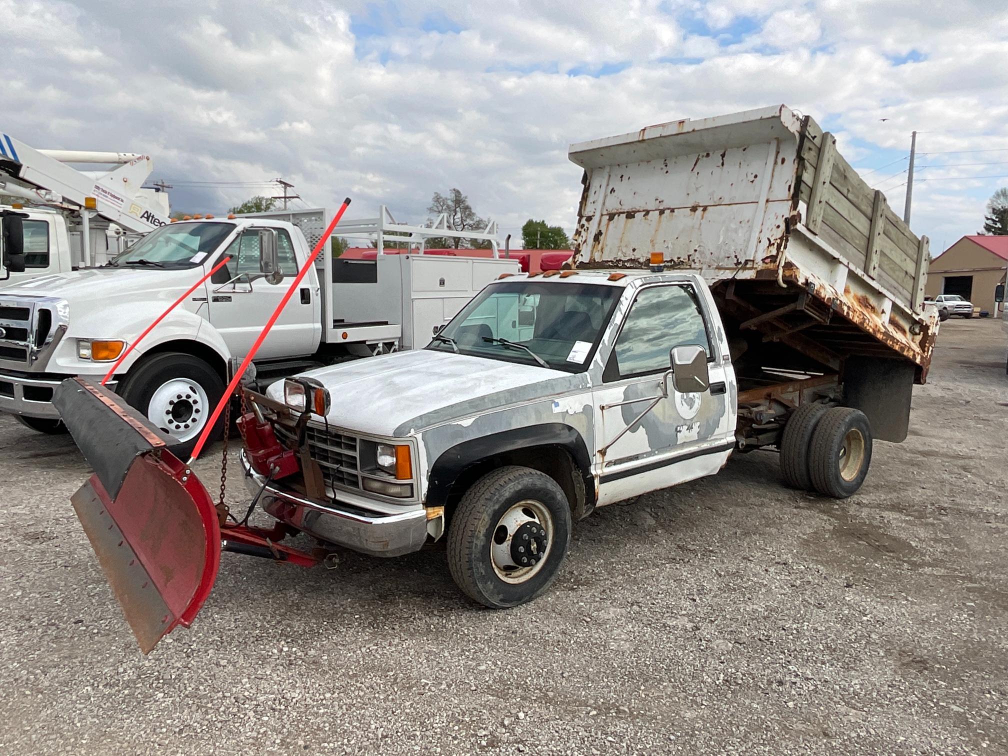 1993 Chevrolet 3500 Dump w/ Plow