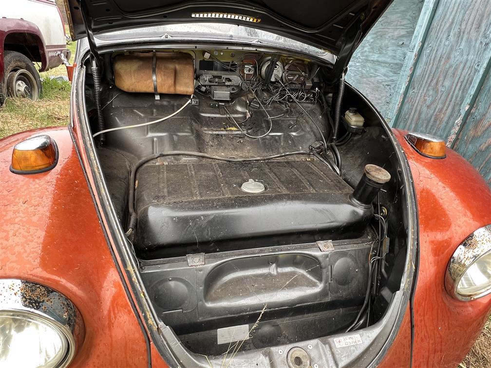 NOT STARTED - 1974 CUSTOM VW BEETLE, '58 RAGTOP SUNROOF, MID 60'S FENDERS, 1641CC DUAL PORT ENGINE