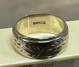 14 K White Gold Ladies Wedding Band Ring