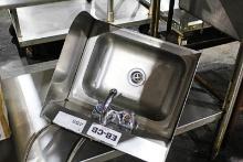 STAINLESS STEEL 17IN. HAND SINK